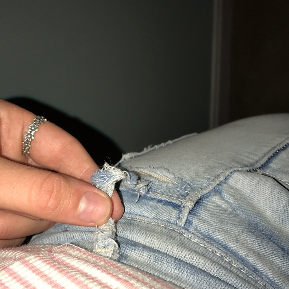 Hollister Ripped Jeans - Picture 3 of 5